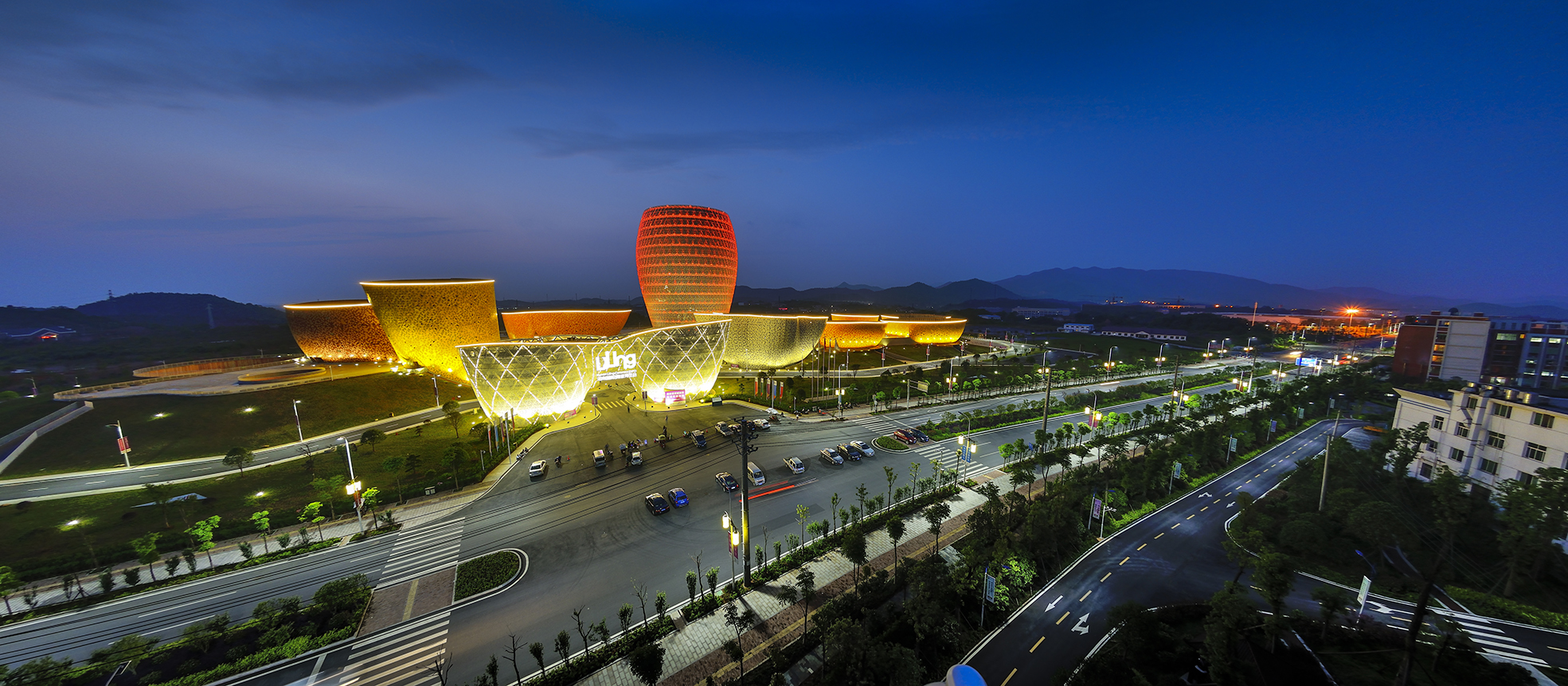 釉下五彩，中國(guó)瓷都 ——《醴陵市陶瓷文化園總體策劃與規(guī)劃》